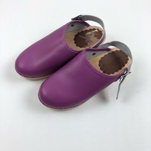 Hannah Andersson Girl Clogs 33